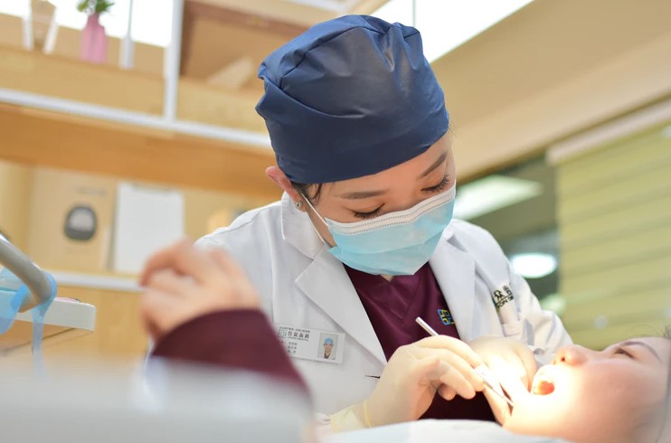 porcelain veneers cost