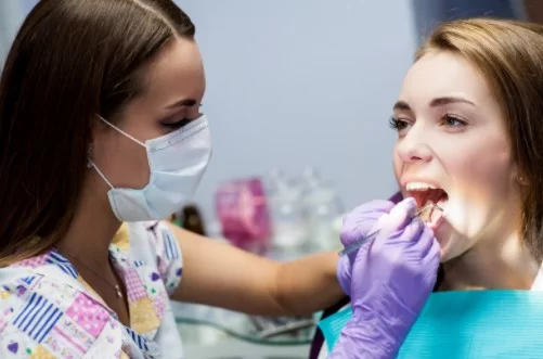 Ways Of Cleaning Dentures